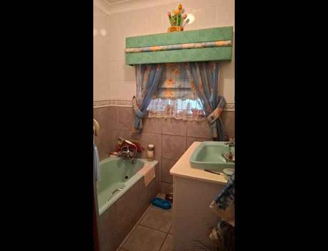 4 BEDROOM HOUSE FOR SALE IN MEYERHOF